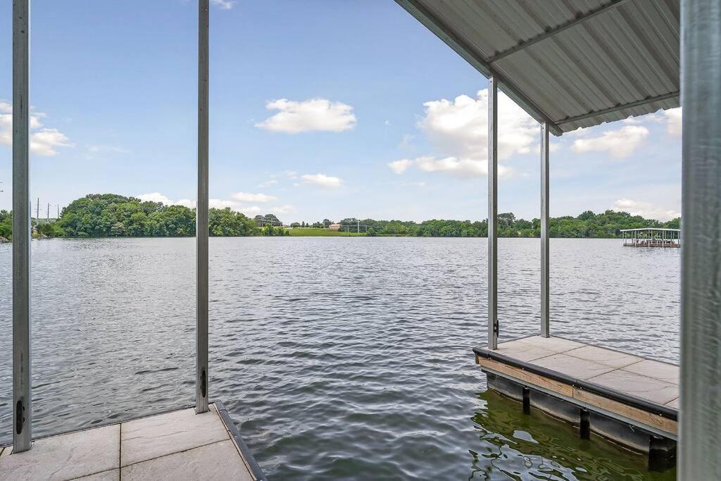 Lake Home, Dock, Fire Pit, Hot Tub, Game Room, Etc Winchester 외부 사진