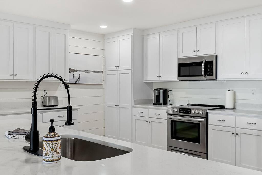 Lake Home, Dock, Fire Pit, Hot Tub, Game Room, Etc Winchester 외부 사진