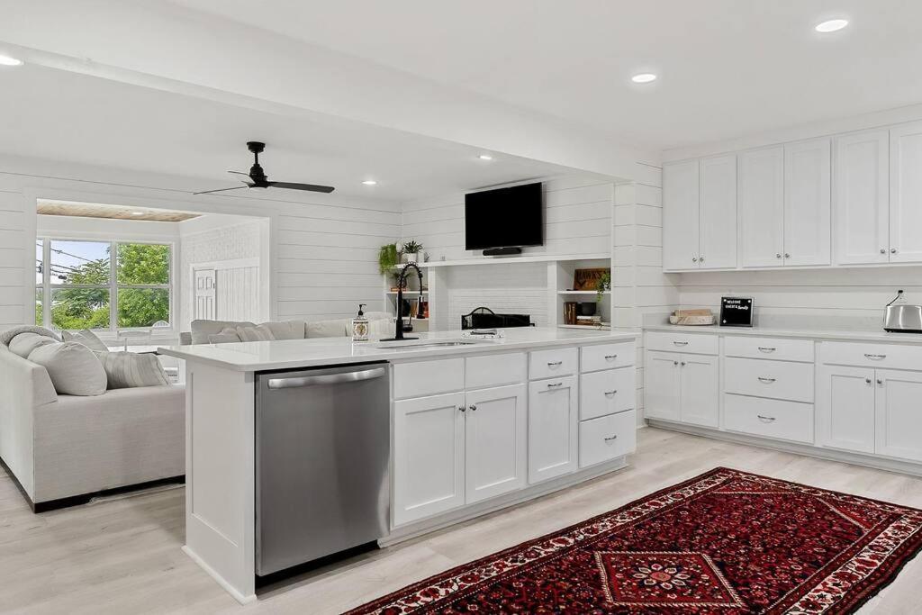 Lake Home, Dock, Fire Pit, Hot Tub, Game Room, Etc Winchester 외부 사진