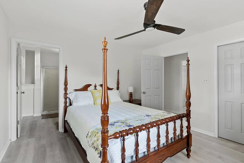 Lake Home, Dock, Fire Pit, Hot Tub, Game Room, Etc Winchester 외부 사진